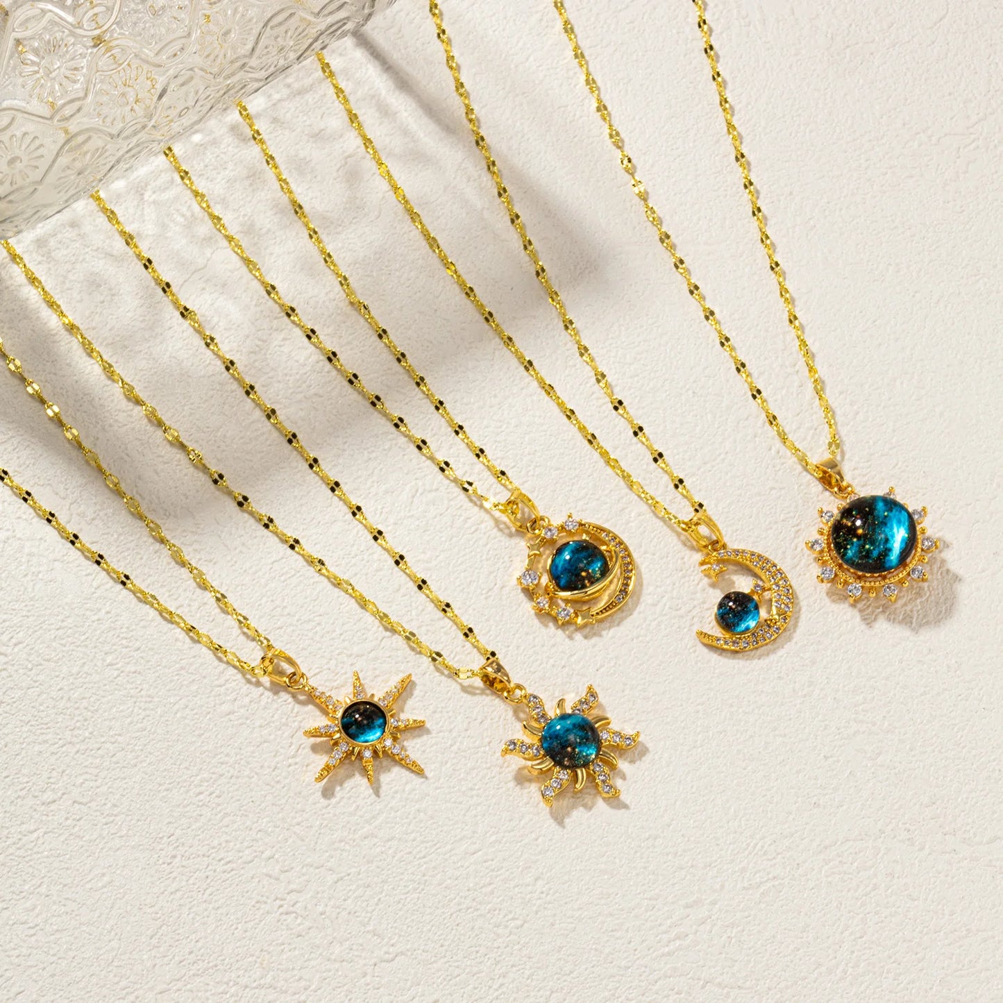 Exquisite Starry Sky Planet Necklace Zircon Galaxy 18K Real Gold Plated Brass & Glass Lips Chain Pendant Necklace For Women